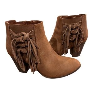 Fergalicious Clover Brown Suede Fringe Knot Ankle Booties size 6.5